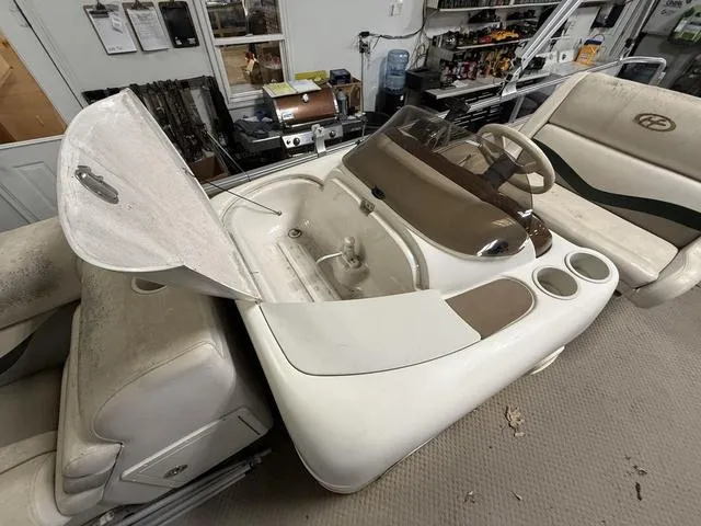 Slide: The Image of Harris 220 Super Sunliner 2004 - 18