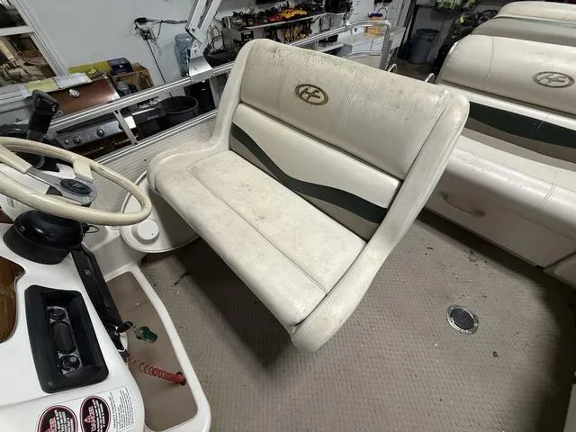 Slide: The Image of Harris 220 Super Sunliner 2004 - 19