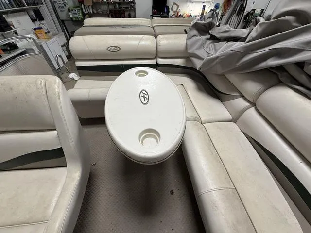 Slide: The Image of Harris 220 Super Sunliner 2004 - 20