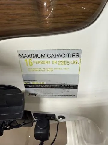 Slide: The Image of Harris 220 Super Sunliner 2004 - 22