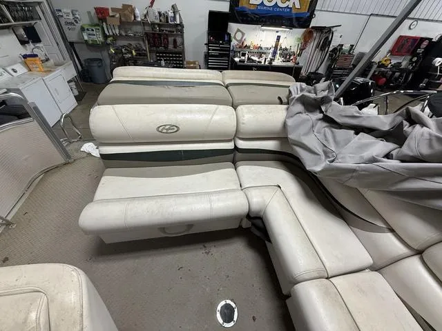 Slide: The Image of Harris 220 Super Sunliner 2004 - 25