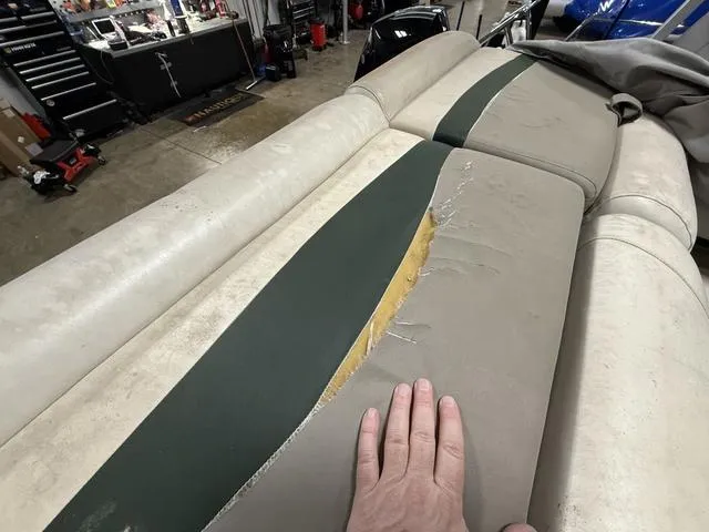 Slide: The Image of Harris 220 Super Sunliner 2004 - 27