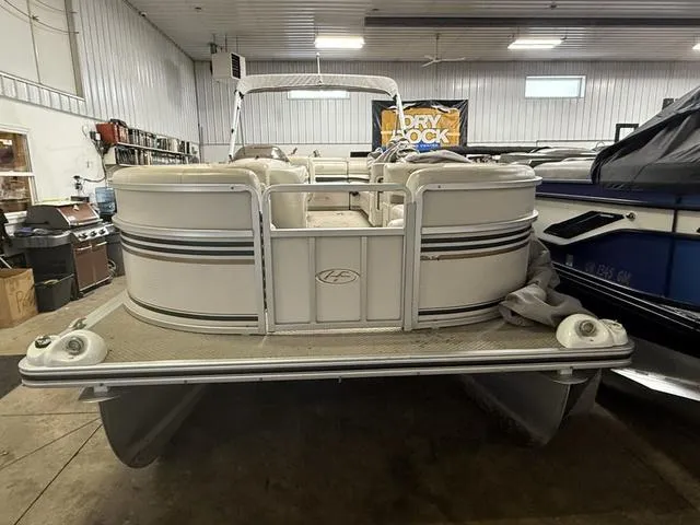 Slide: The Image of Harris 220 Super Sunliner 2004 - 3