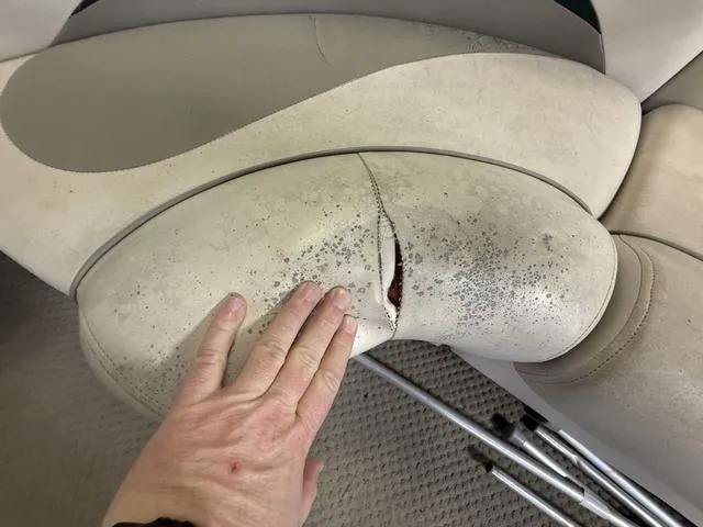 Slide: The Image of Harris 220 Super Sunliner 2004 - 30