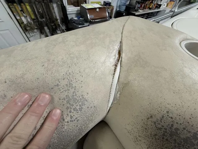 Slide: The Image of Harris 220 Super Sunliner 2004 - 32