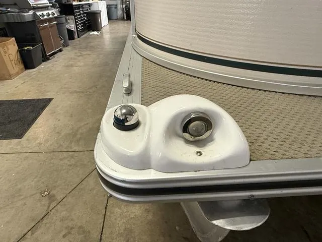 Slide: The Image of Harris 220 Super Sunliner 2004 - 35