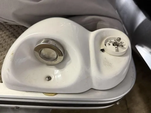 Slide: The Image of Harris 220 Super Sunliner 2004 - 36