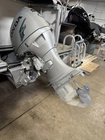 Slide: The Image of Harris 220 Super Sunliner 2004 - 42