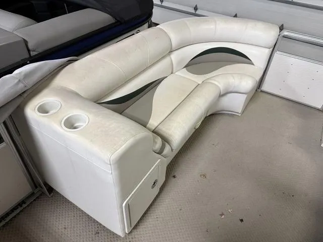 Slide: The Image of Harris 220 Super Sunliner 2004 - 8