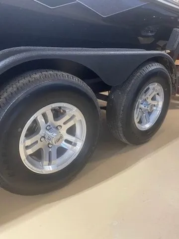 Slide: The Image of Ranger Z185 2025 - 17