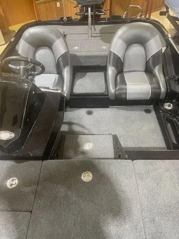 Slide: The Image of Ranger Z185 2025 - 35