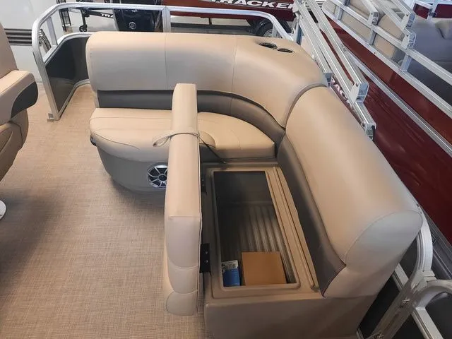 Slide: The Image of Sun Tracker Party Barge 18 DLX 2025 - 19