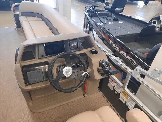 Slide: The Image of Sun Tracker Party Barge 18 DLX 2025 - 26