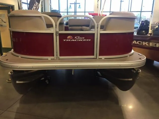 Slide: The Image of Sun Tracker Party Barge 18 DLX 2025 - 3