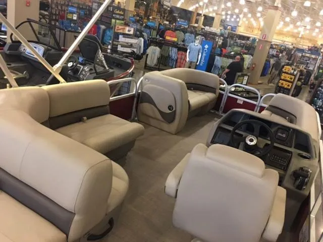 Slide: The Image of Sun Tracker Party Barge 18 DLX 2025 - 7