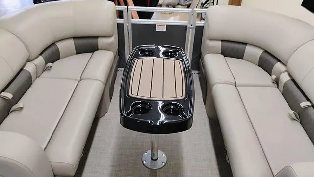 Slide: The Image of Sun Tracker Party Barge 22 RF XP3 2025 - 9