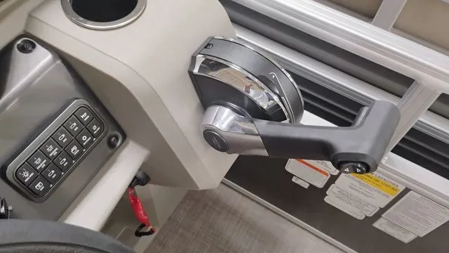 Slide: The Image of Sun Tracker Party Barge 18 DLX 2025 - 16