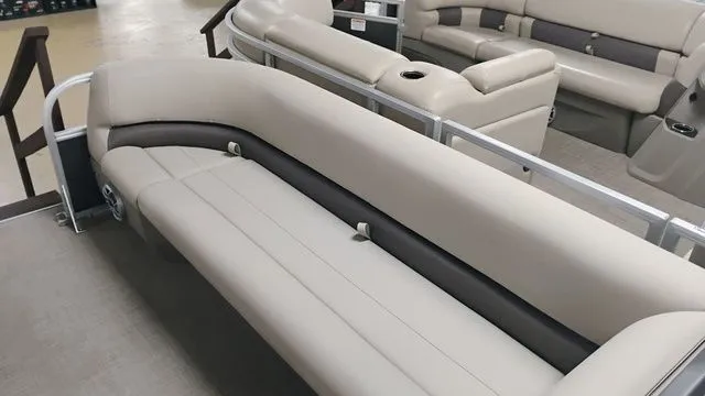 Slide: The Image of Sun Tracker Party Barge 18 DLX 2025 - 6