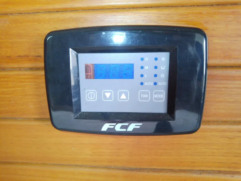 Slide: The Image of Catalina 30 MkII 1990 - 53