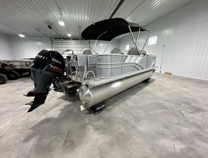 Slide: The Image of Sylvan Mirage 8522 Party Fish 2024 - 8