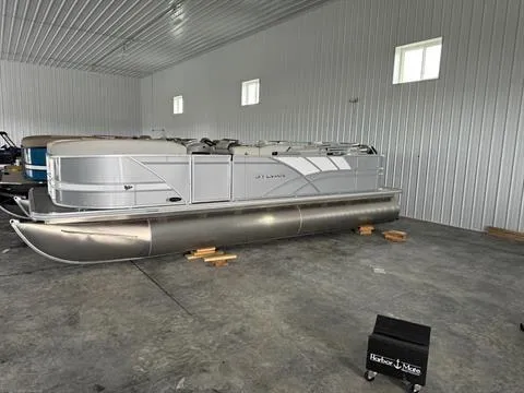 Slide: The Image of Sylvan Mirage 8522 Party Fish 2024 - 9