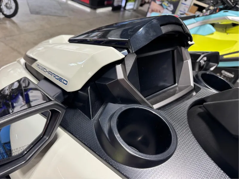 Slide: The Image of Yamaha FX Limited SVHO 2025 - 7