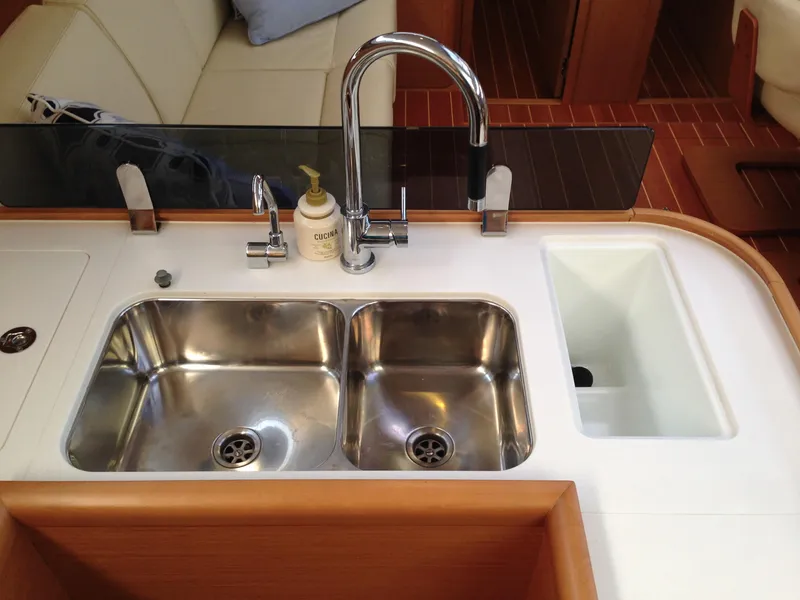 Slide: The Image of Sink & Drain Rack - 120