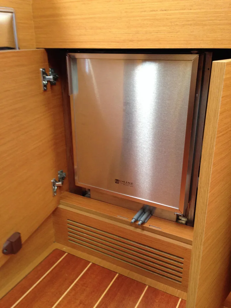 Slide: The Image of Custom Installed Ice Maker - 121