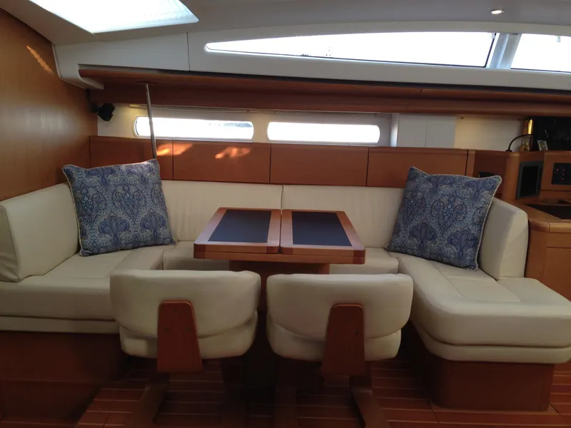 Slide: The Image of Stbd Dinette seating - 130