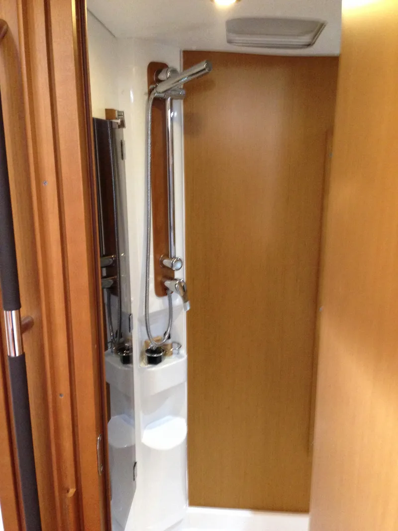 Slide: The Image of Stbd Stateroom Head & Shower - 147