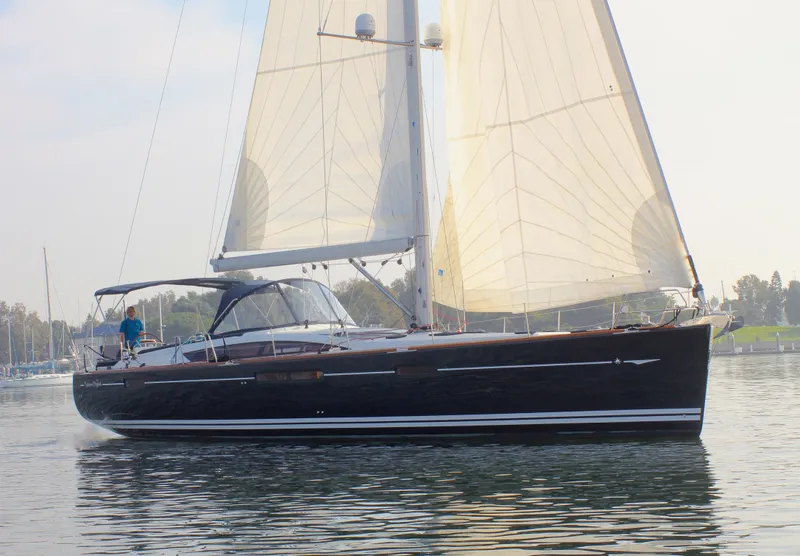 Slide: The Image of Easy Yacht to Singel Hand - 193