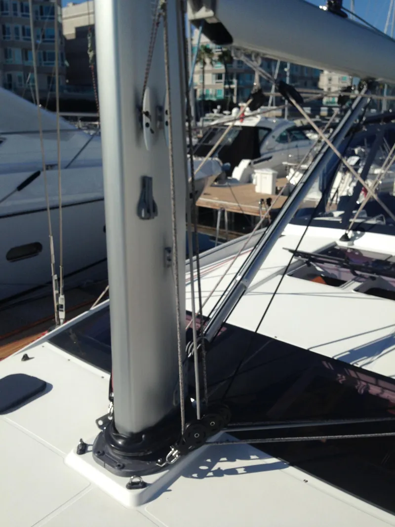 Slide: The Image of Keel Stepped Mast - 40