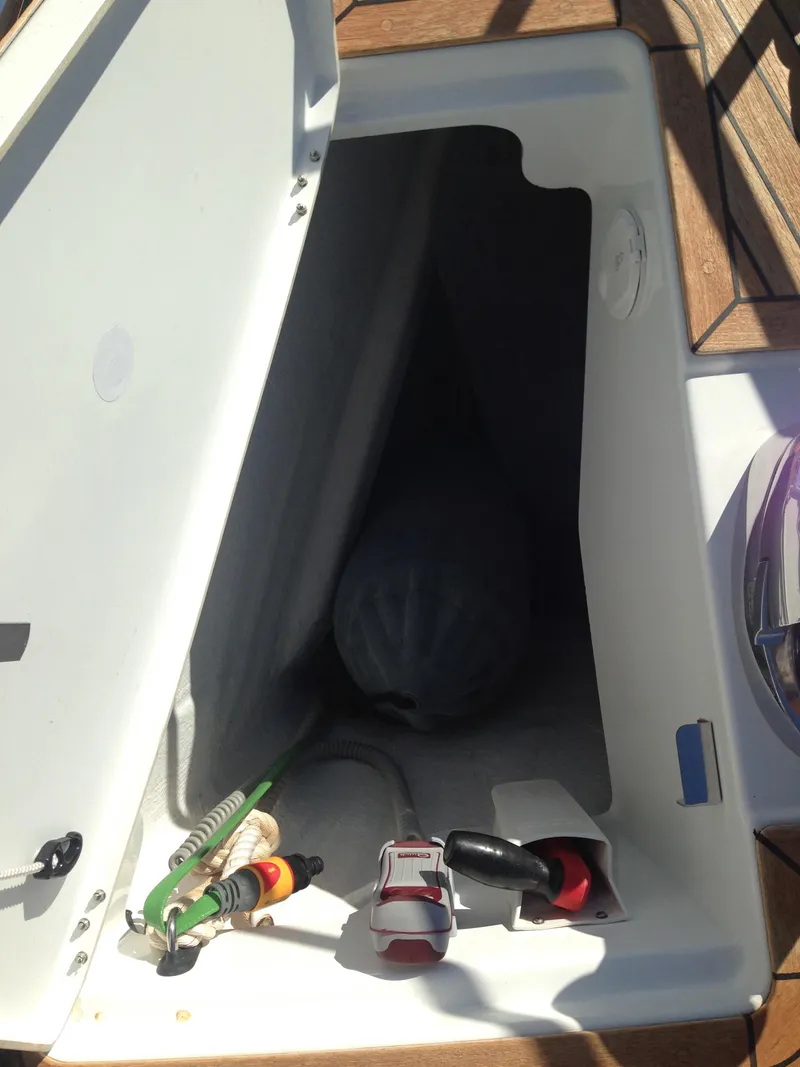 Slide: The Image of Anchor Locker W/Washdown - 64