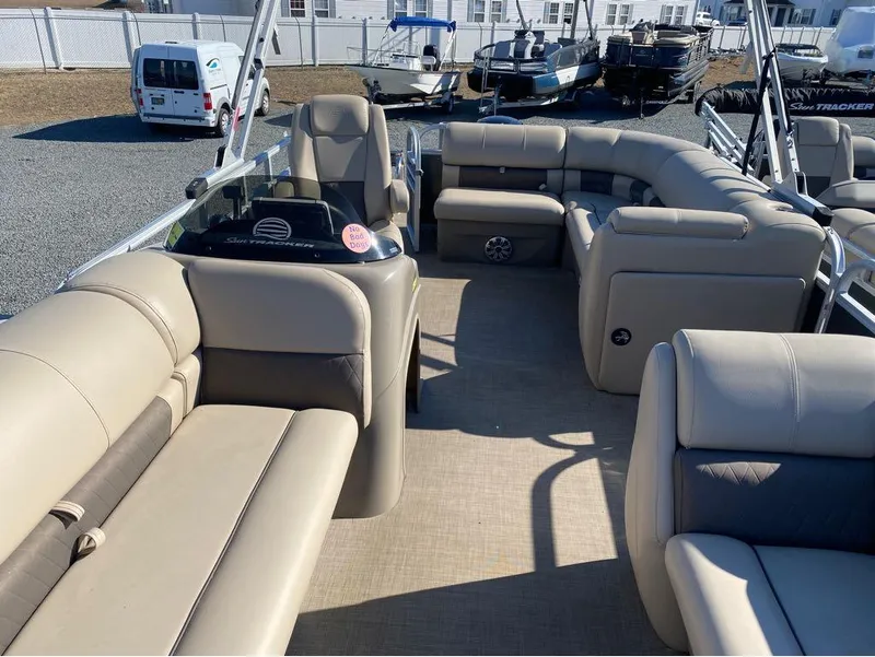 Slide: The Image of Sun Tracker Party Barge 20 DLX 2023 - 3