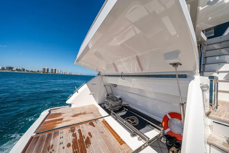 Slide: The Image of Pearl 62 2023 - 52