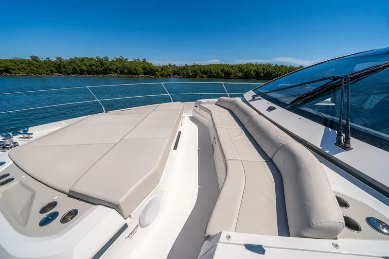 Slide: The Image of Pearl 62 2023 - 59