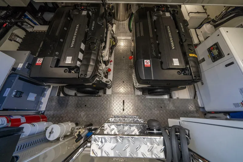 Slide: The Image of Pearl 62 2023 - 61