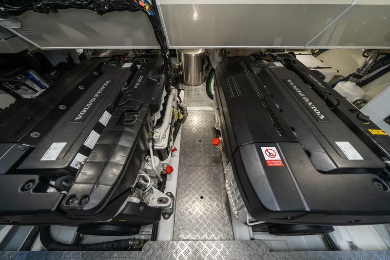 Slide: The Image of Pearl 62 2023 - 62