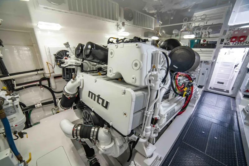 Slide: The Image of Viking 72 Enclosed Bridge 2019 - 83