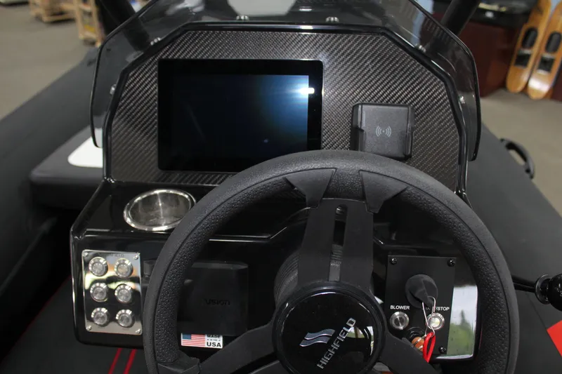 Slide: The Image of Highfield Velox 420 2025 - 10