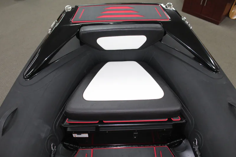 Slide: The Image of Highfield Velox 420 2025 - 17