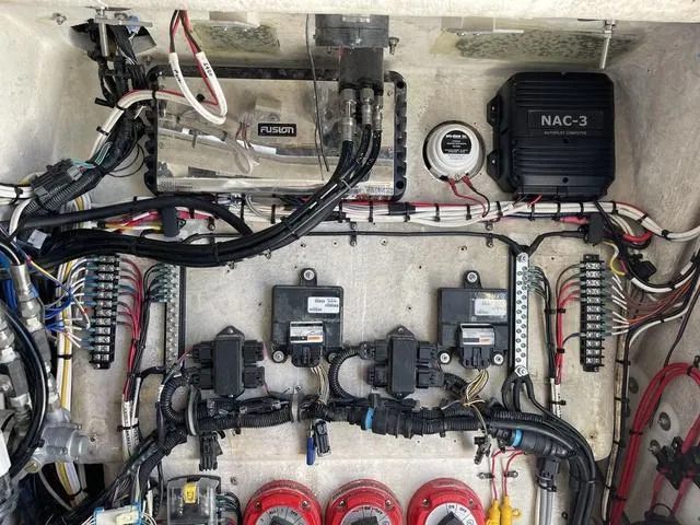 Slide: The Image of Venture 34 2001 - 26