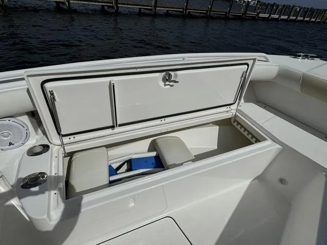 Slide: The Image of Everglades 273 Center Console 2018 - 18