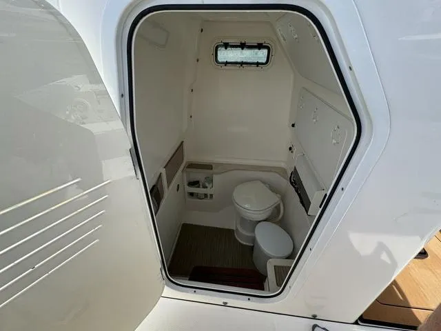 Slide: The Image of Everglades 273 Center Console 2018 - 26