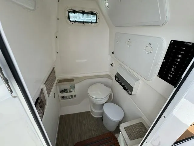 Slide: The Image of Everglades 273 Center Console 2018 - 27