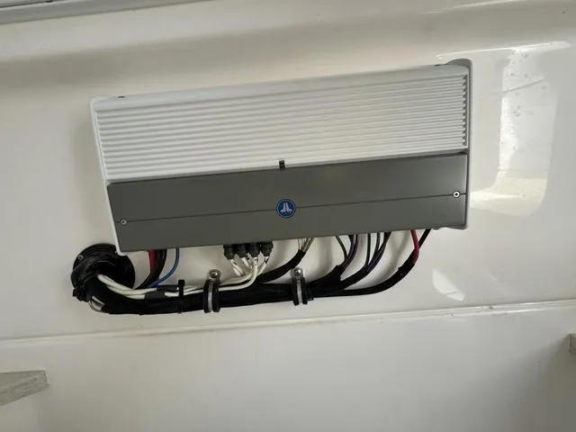 Slide: The Image of Everglades 273 Center Console 2018 - 28