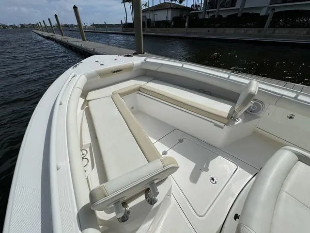 Slide: The Image of Everglades 273 Center Console 2018 - 33