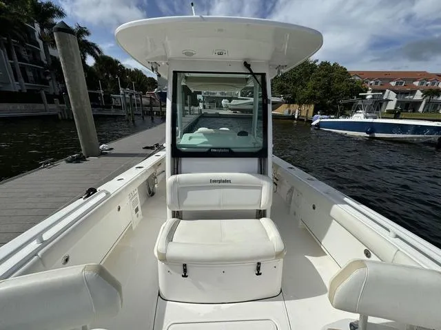 Slide: The Image of Everglades 273 Center Console 2018 - 34