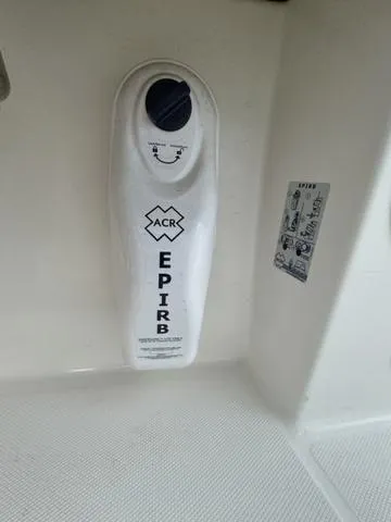 Slide: The Image of Everglades 273 Center Console 2018 - 42