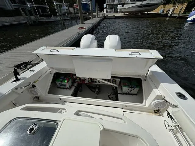 Slide: The Image of Everglades 273 Center Console 2018 - 44